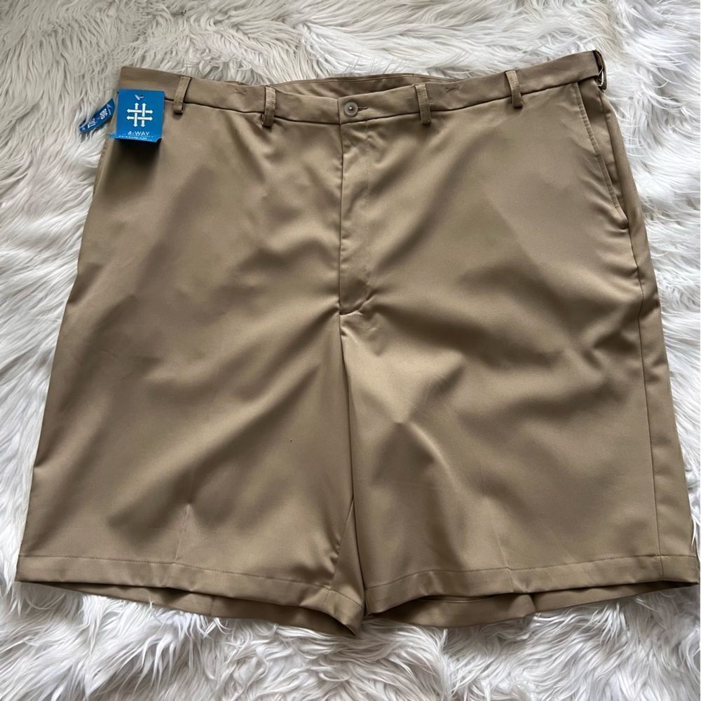 NWT Haggar Shorts Mens 50W Cool 18 Pro Expandable Waist Stretch Khaki
